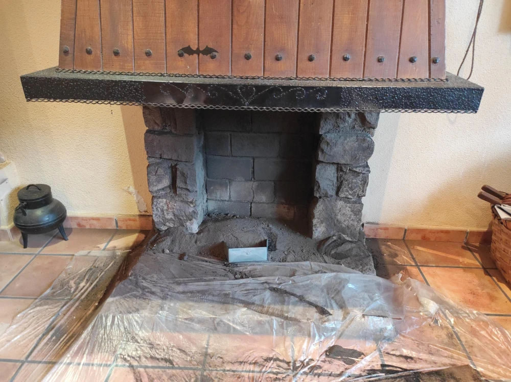 3. CHIMENEA ABIERTA DESHOLLINADA 1