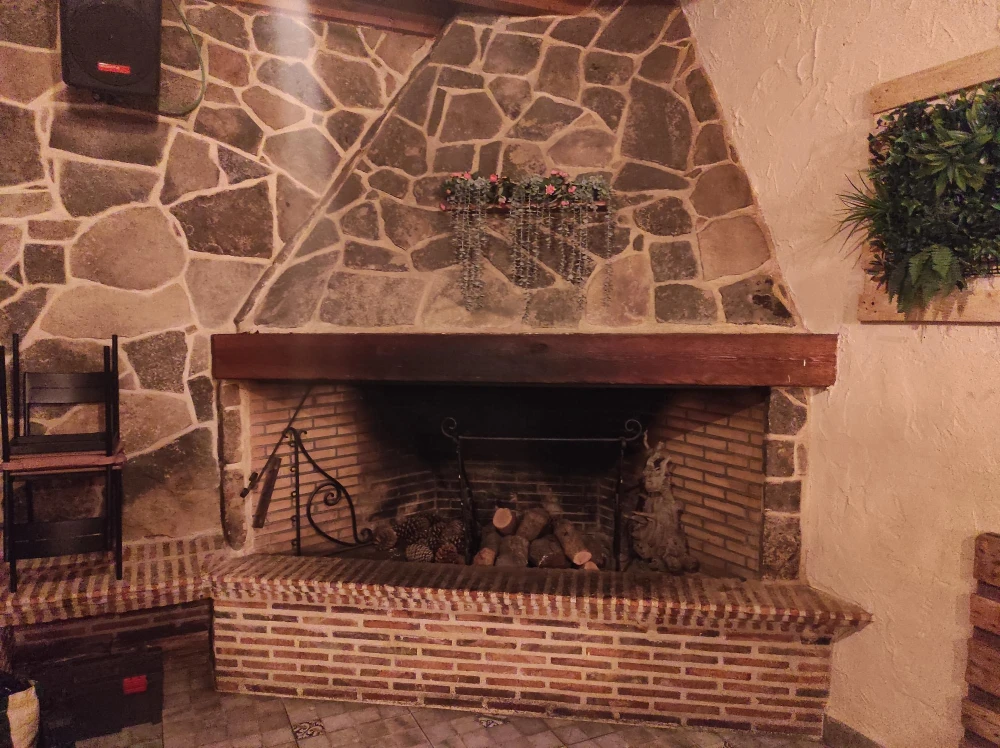 HOGAR CHIMENEA ABIERTA