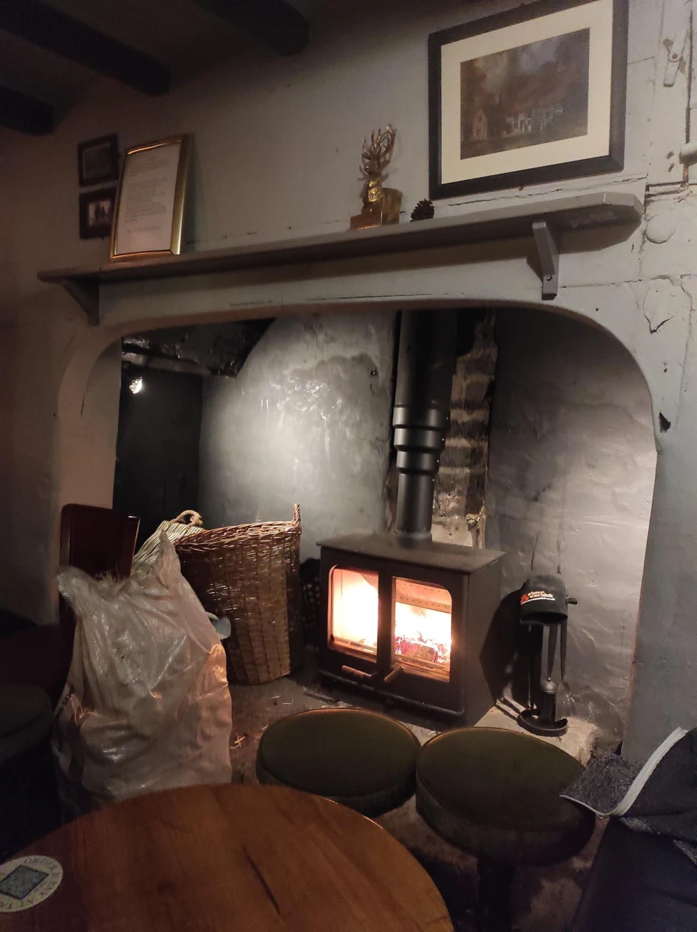 PUB ESTUFA DE LE�A LOND.